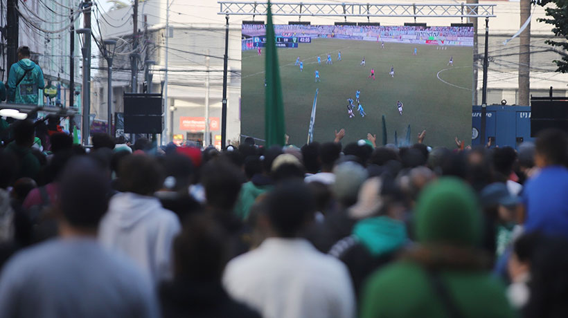 [VIDEO] Controlan incendio forestal en Rapa Nui: al menos 20 hectáreas fueron afectadas