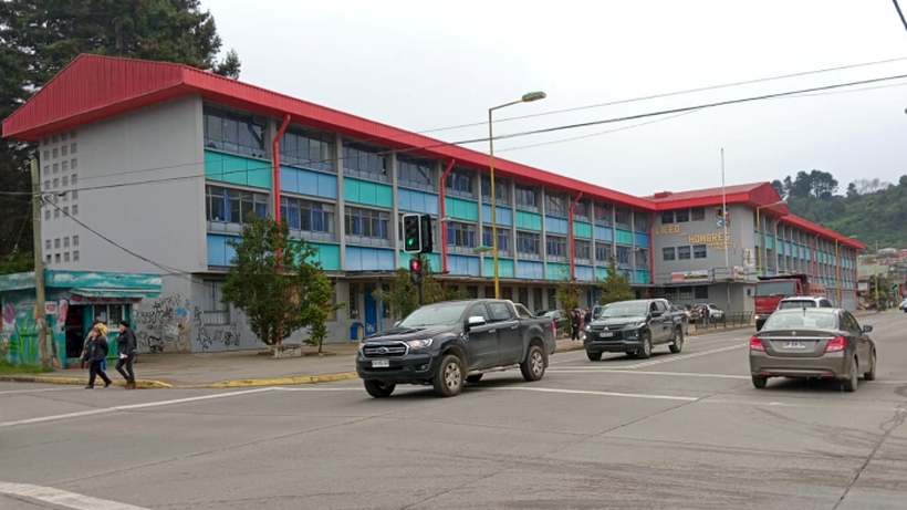 Amenaza de tiroteo fue hallada en el Liceo de Hombres de Puerto Montt