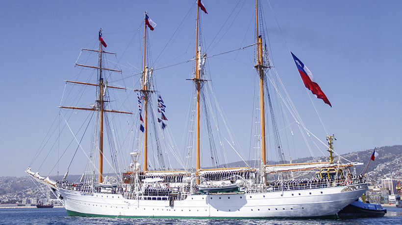 Hasta mañana se podrá visitar el Buque Escuela "Esmeralda” en Valparaíso