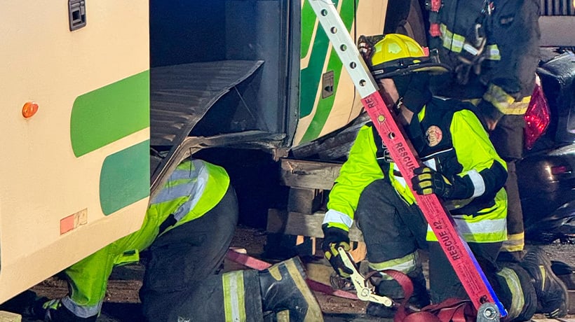 Bus que trasladaba a la Orquesta de Cámara de Chile desbarrancó en Valparaíso y dejó decenas de heridos: 1 persona falleció