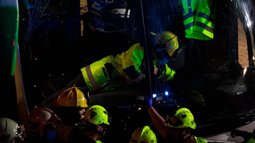 Bus que trasladaba a la Orquesta de Cámara de Chile desbarrancó en Valparaíso y dejó decenas de heridos: 1 persona falleció
