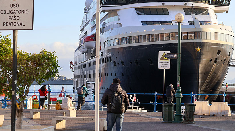Valparaíso da el vamos a la temporada de cruceros con la recalada de moderna nave