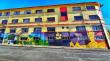 Municipio de Ancud avanza mural a las afueras del edificio municipal
