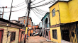 Vecinos del sector norte de Iquique denuncian mal estado de postes del tendido eléctrico