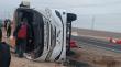 Accidente vehicular terminó con bus volcado al sur de Mejillones