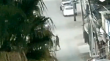 [VIDEO] Carabineros detuvo a sujeto que atacó a vehículo estacionado con un bate de béisbol en el norte de Iquique