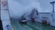 [VIDEO] Graban tránsito de barcaza que une Corral con Niebla mientras hay inestabilidad del mar