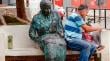 Denuncian abandono de figura de Gabriela Mistral en plaza Mena de Valparaíso