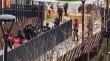 [VIDEO] Violento enfrentamiento entre ambulantes y guardias deja seis lesionados fuera de Mall de Viña del Mar