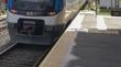 Sujeto fue impactado por tren tras ingresar a las vías en Quilpué: fue trasladado a centro asistencial