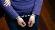 Formalizan a mujer que mordió a un carabinero para evitar su detención