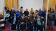 Chonchi entrega 30 sillas de ruedas a vecinos en ceremonia en el Teatro Municipal