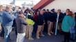 Funcionarios municipales protestaron en el concejo por recorte de horas extras