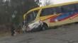 Dos fallecidos y 20 lesionados deja colisión entre camioneta y bus en Ancud