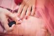 La UE prohíbió uso de sustancia muy utilizada en esmaltes de uñas por toxicidad