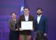 Valdiviano ganó Premio Presidente de la República por su labor de promoción de la música