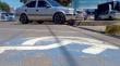 Conductora reclama por el cobro de estacionamiento a discapacitados