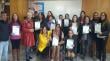 Vecinos de Curaco de Vélez se certifican en curso de mosaico avanzado