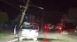 Camioneta chocó con un poste en el centro de Castro