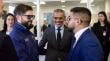 “Pensé que eras uno de los nuestros”: Presidente Boric bromeó con alcalde de Limache durante inauguración de cuartel de la PDI