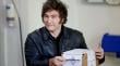 Javier Milei sufragó en las legislativas de Argentina sin dar declaraciones a la prensa