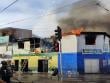 Reportan incendio en local en el centro de Iquique
