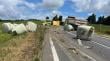 Volcamiento de camión provoca corte de ruta entre Totoral y Fresia