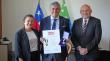 Reconocen al gobernador Alejandro Santana con la Medalla Bicentenario de Chiloé