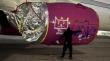 Hombre vandalizó con grafitis una aeronave estacionada en el Aeropuerto de Santiago