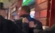 [VIDEO] A los empujones: Registran fuerte discusión entre guardias municipales de Santiago y carabineros