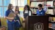 Donan más de 500 libros infantiles en inglés a la Escuela Grecia de Valparaíso: “Es un gesto tremendo”
