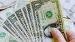Dólar retrocede y cierra en $920 impulsado por avance del cobre