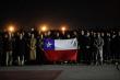 Gobierno recibió a los 45 bomberos que ayudaron en rescates en Venezuela: "Representan lo mejor de Chile"