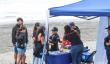 Realizan jornada de limpieza en Playa Huayquique para promover el cuidado del borde costero