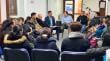 Alcalde de Frutillar coordina apoyo municipal con agrupaciones folclóricas de la comuna