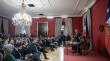 Un grupo de alcaldes de oposición se retiró de cita por seguridad en La Moneda