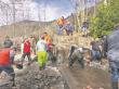 Vecinos realizan limpieza de sistema APR para restablecer servicio a familias de Liquiñe