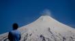 Registran actividad explosiva menor en cráter de volcán Villarrica