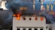 Investigan causas de violento incendio que dejó con graves daños a la Casa de la Cultura de Coronel