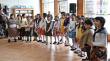 Estudiantes de Castro homenajearon a Rosario Hueicha con obra teatral sobre la cultura chilota