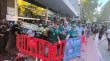 Aliento en la capital: medio millar de hinchas hacen banderazo a Wanderers en Madrid