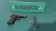 Carabineros captura a dos prófugos de la justicia en Valparaíso: se incautó un arma