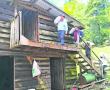 En Cuyán entregan ayuda a agricultor afectado por los recientes temporales