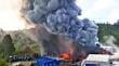 Incendio industrial en planta Gelymar obliga a corte del tránsito en la Ruta 5 a Pargua y desvían hacia Calbuco