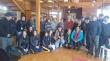 Personas mayores y estudiantes de Achao compartieron experiencias en encuentros intergeneracionales