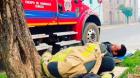 Tras imágenes de bomberos durmiendo en bancas alcalde de Purén comprometió un albergue para los voluntarios