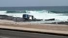 Taxibús cayó al mar en el sector El Huáscar de Antofagasta: viralizan imágenes