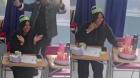 [VIDEO] "¡Feliz cumpleaños!": vocales de mesa celebran a compañera en liceo de Los Andes