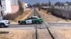 "No la cuentan dos veces": patrulla de Carabineros cruzó vía férrea pese a advertencias del tren en Quillota