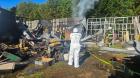 Investigan causa y origen de incendio que afectó galpones apícolas en Los Muermos